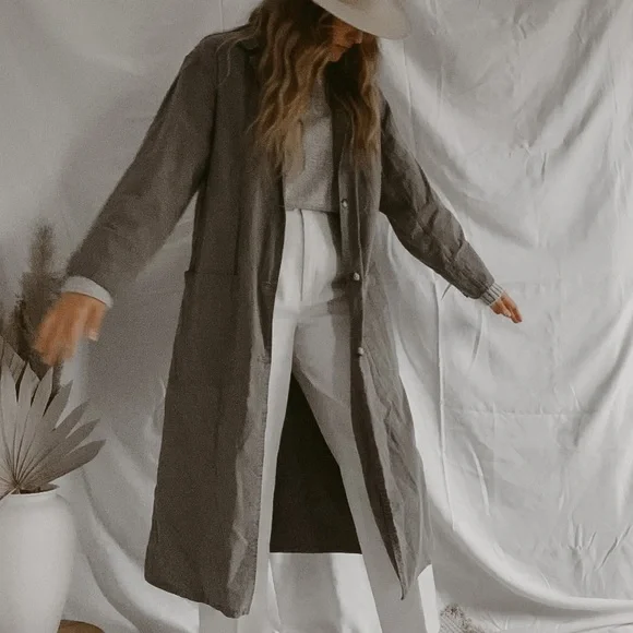 ~SOLD on other site~ 1980’s vintage Banana Republic trench - Picture 2 of 5